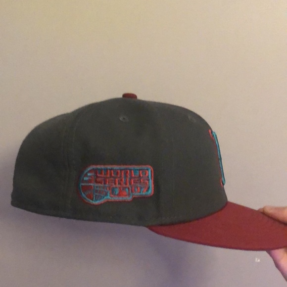 Boston fitted hat - Picture 2 of 4